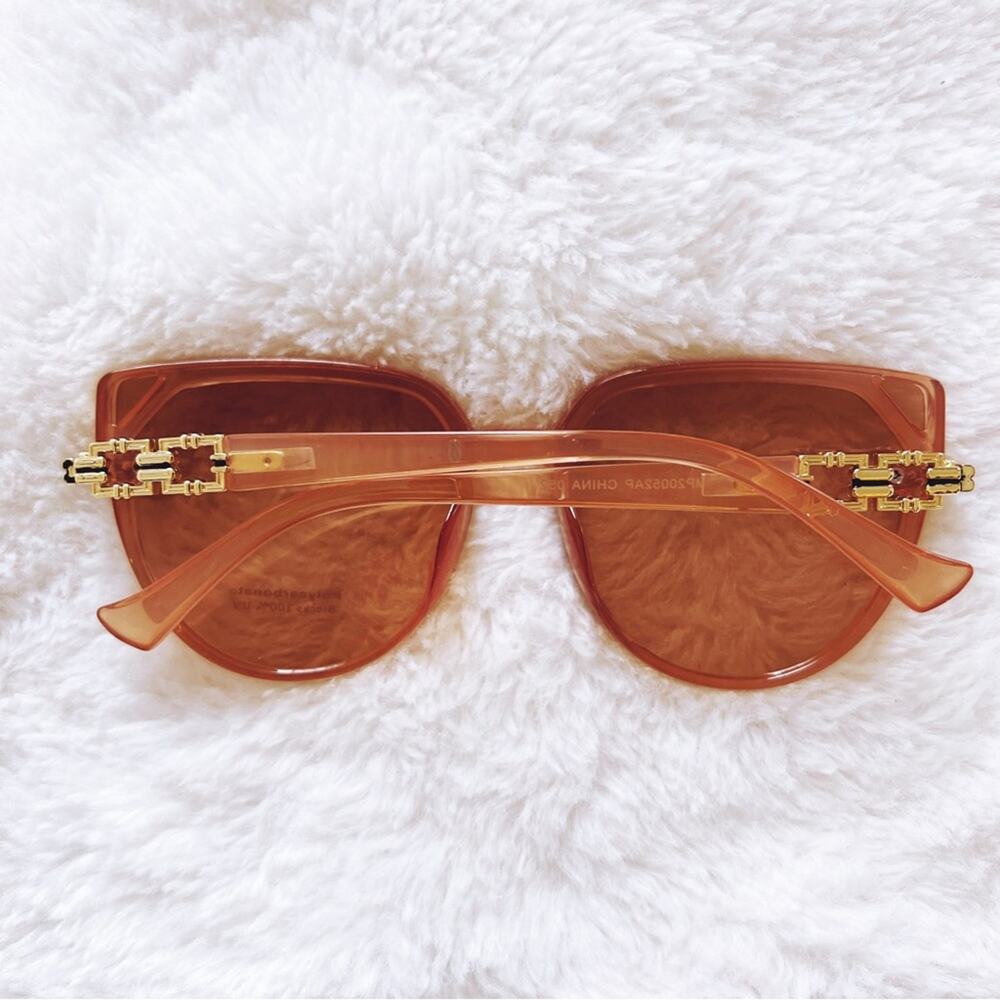 Liana Clear Tan Sleek Sunglasses - Picture 10 of 10